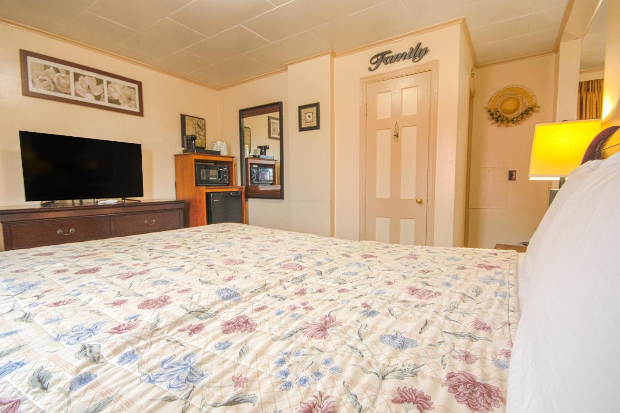 Sunflower Motel Hiawatha By Oyo Exterior foto